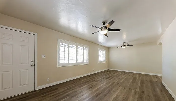 2311 W Whitton Ave — Photo 4