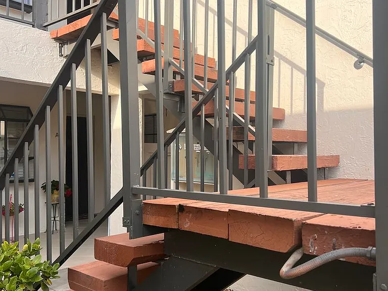 748 Avenida Estancia #B — Photo 2