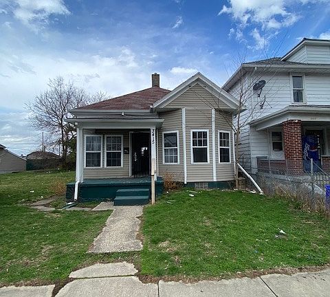 4th image of 3415 E 2nd St