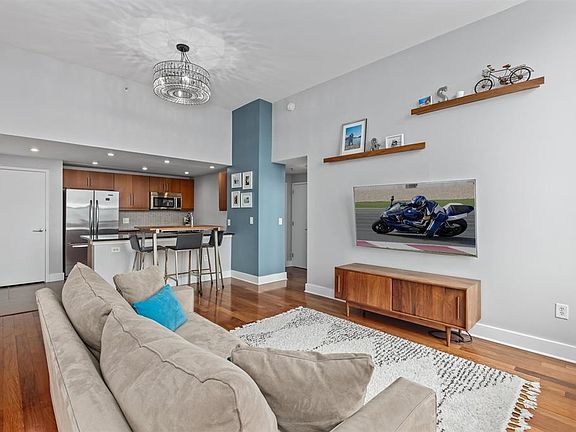 4th image of 88 Morgan St Penthouse 7-5