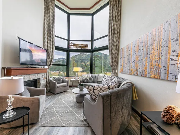 400 Resort Rd #822-824, Olympic Valley, CA 96146