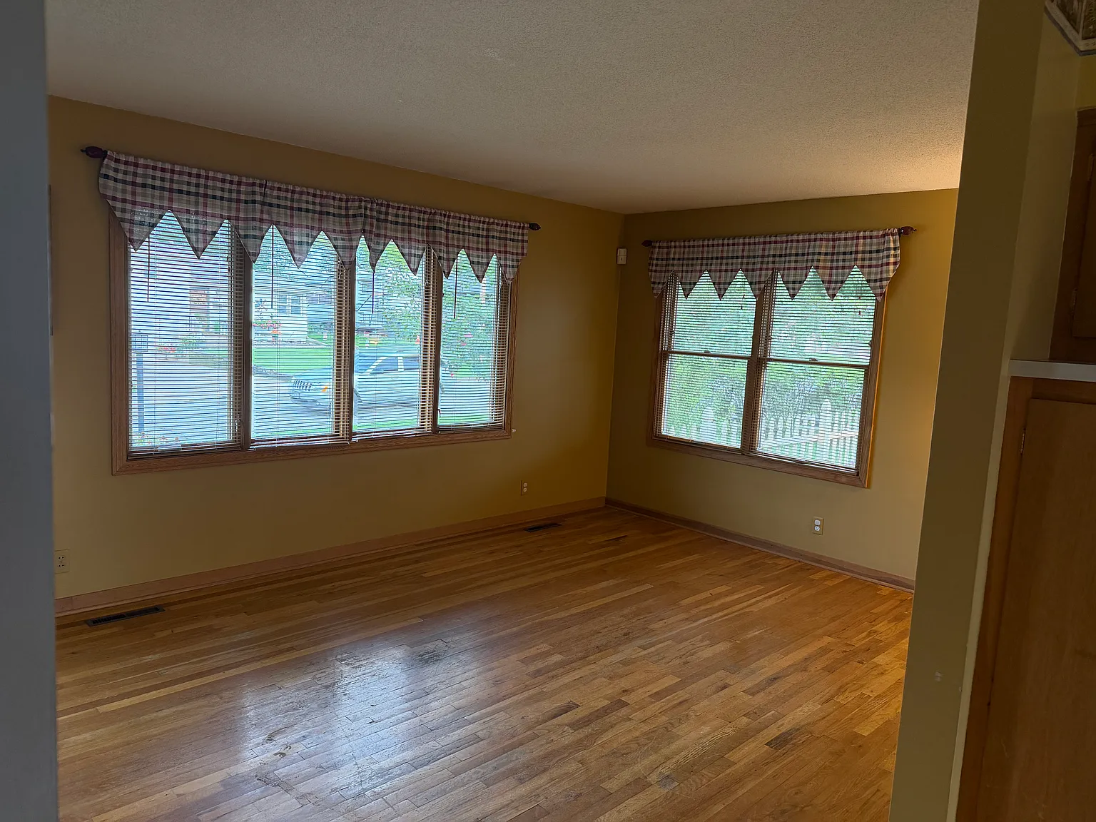 4 bed, 1460 sqft, $1,900 — Photo 4