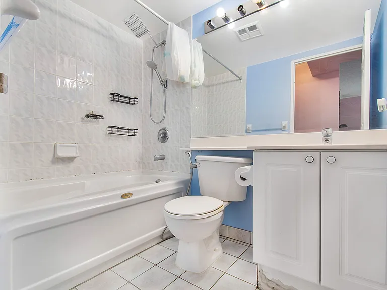 1 Lee Centre Dr — Photo 22
