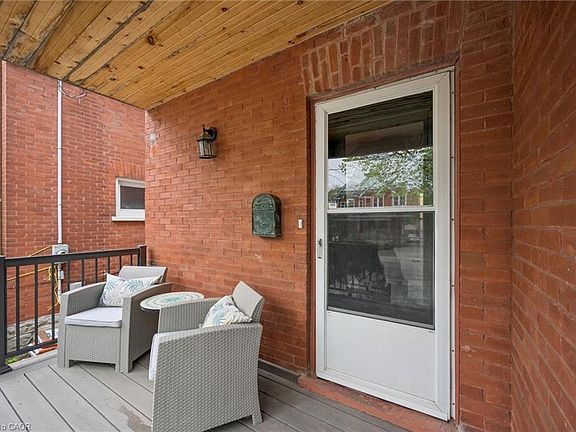 4th image of 15 Gordon Ave