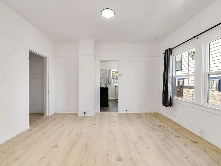 1629 Foothill Blvd — Photo 7