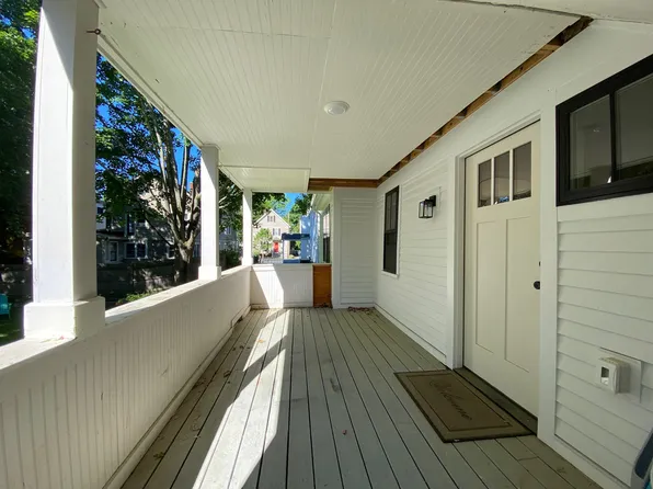 28 Willow Ln #A, Portsmouth, NH 03801