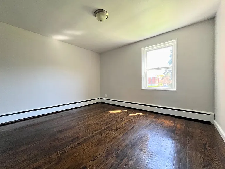 56 Linda Dr — Photo 11