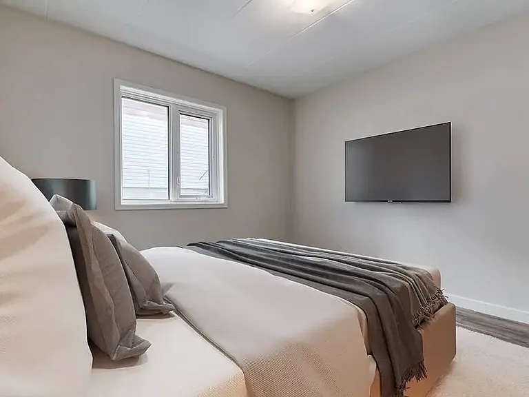 445 Retallack St #16 — Photo 4