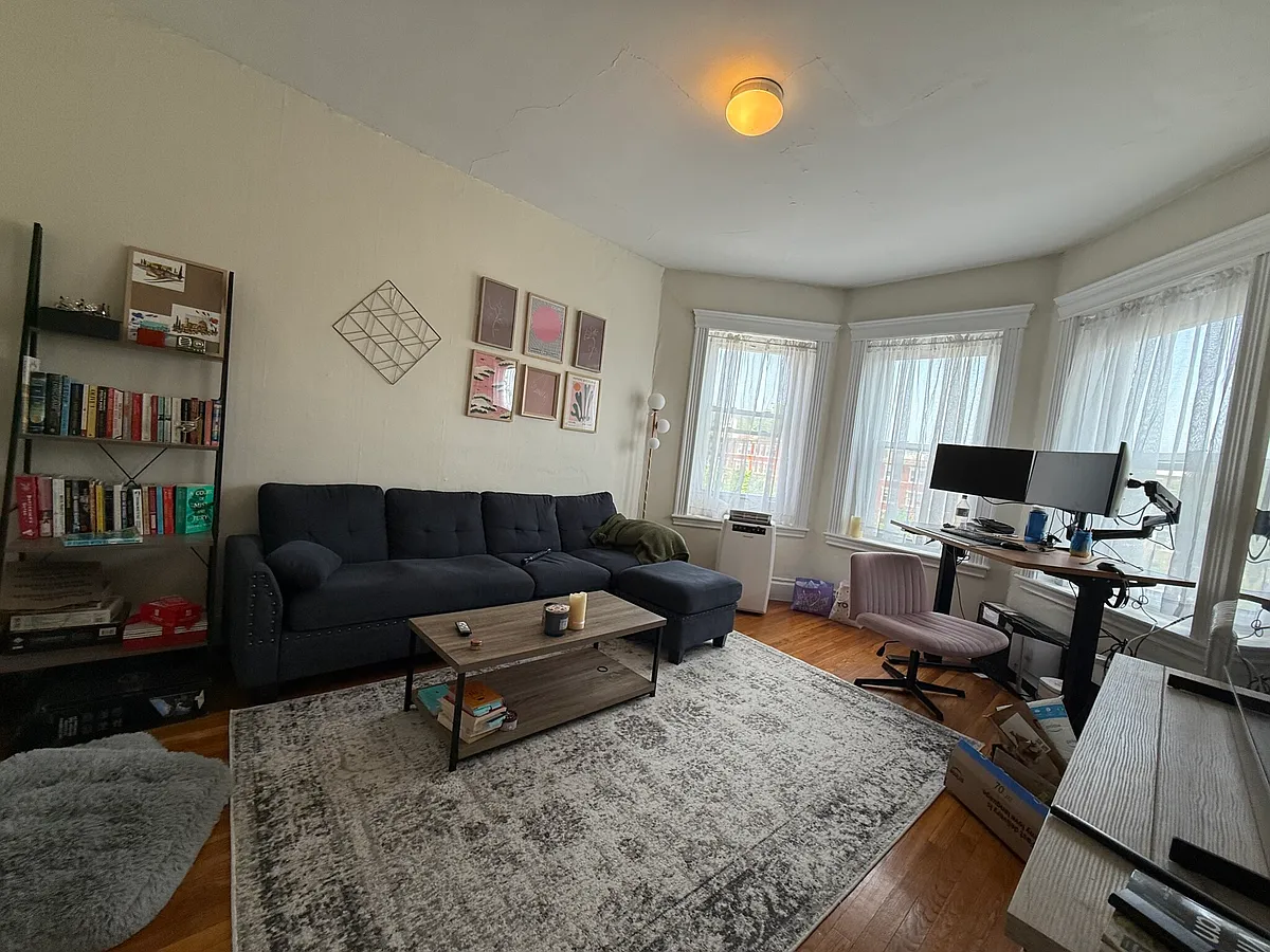 Building Photo - 1358 Commonwealth Ave #13