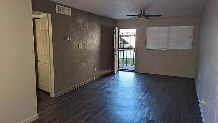 2326 E Pinchot Ave #10 — Photo 27