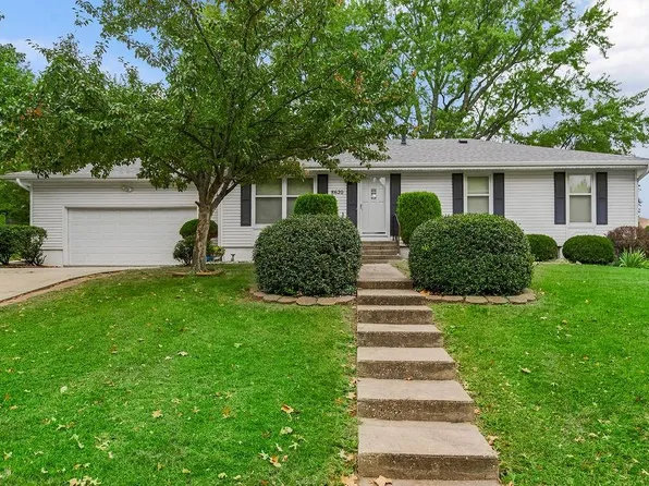 8620 Thorp St, De Soto, KS 66018