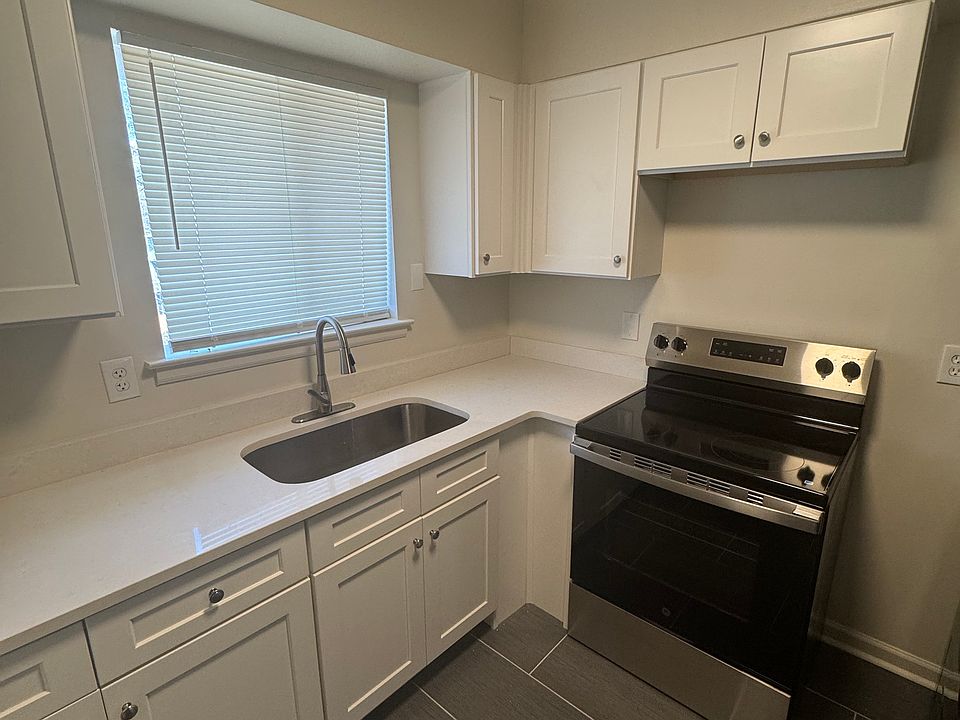 1st image of 1882 Jefferson Ave APT 6