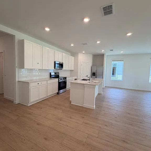 5075 Loggia Ln #A — Photo 3
