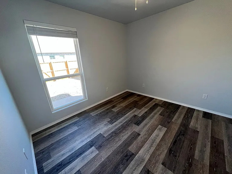 5609 Jarvis St — Photo 15