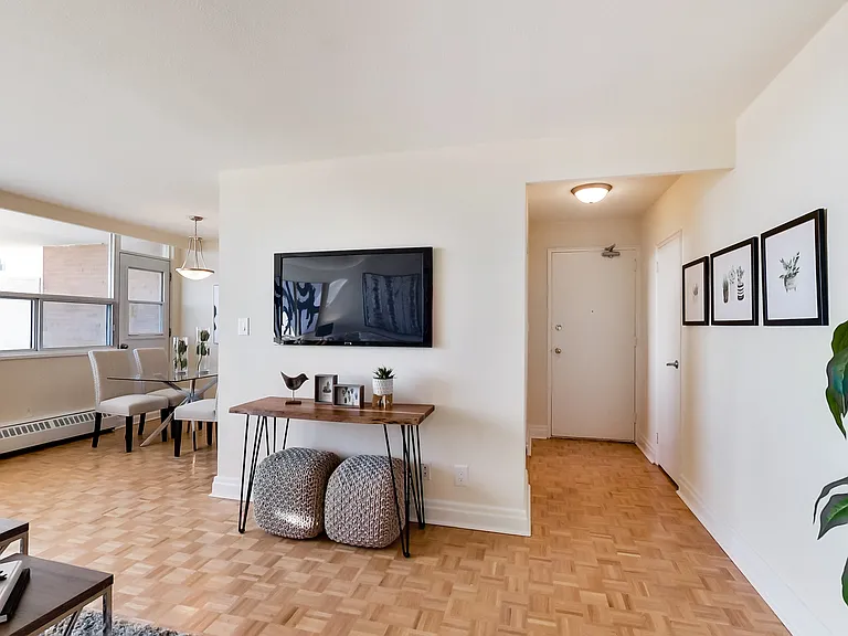101 Cosburn Ave #104 — Photo 58