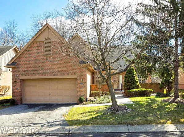 6715 Heron Point #1, West Bloomfield, MI 48323
