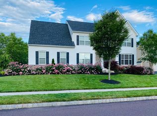 551 Championship Dr, Harleysville, PA 19438