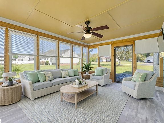 5th image of 211 Springside Cir