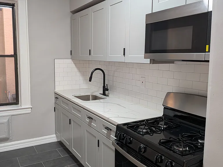 331-333 Elmora Ave #1D — Photo 9