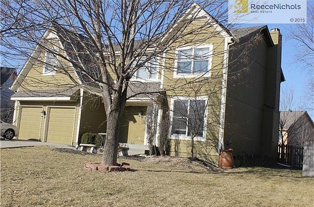 Beautiful Two Story on Quiet, Cul-de-Sac in BV schools