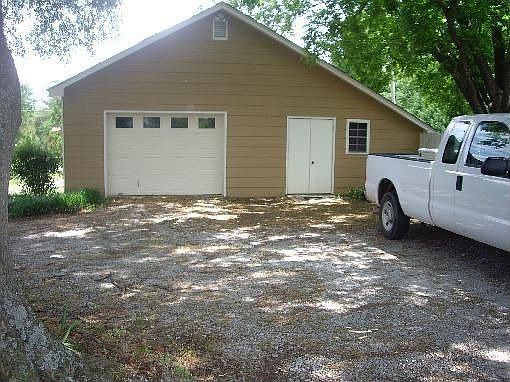 3rd image of 1336 N Forest Ave