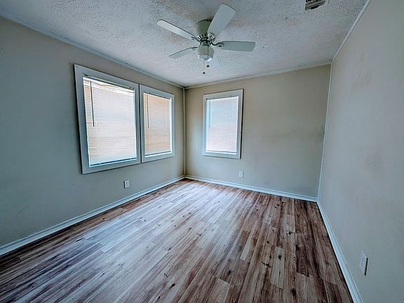 5th image of 604 E Short St #10