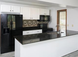 23622 Smithtown Rd, Shorewood, MN 55331