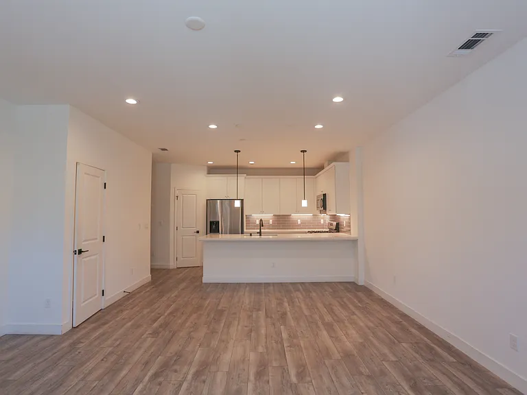 1041 Tiburon Way — Photo 4