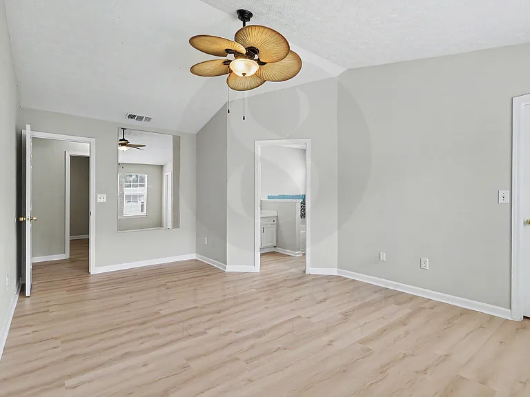1090 Winter Park Ln — Photo 20
