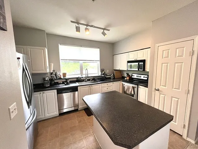 Kitchen island