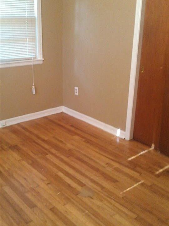 2nd image of 3007 Meridian St NW
