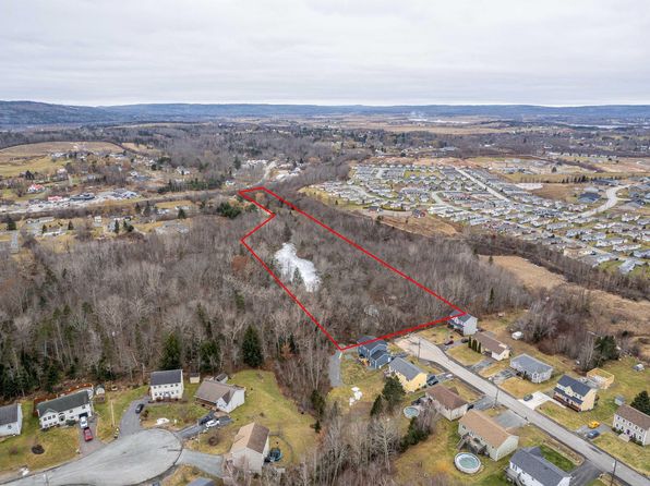 74 Bowman Rd, West Hants, NS B0N 2T0