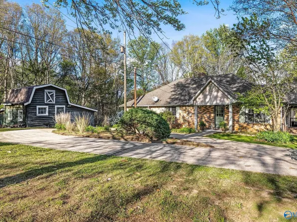 1209 Griffin Rd NW, Hartselle, AL 35640