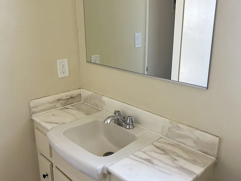 6214 Victoria Ave — Photo 25