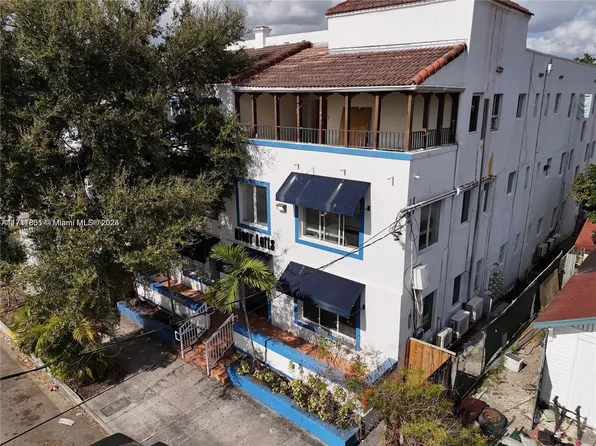 1021 NW 3rd St APT 301, Miami, FL 33128