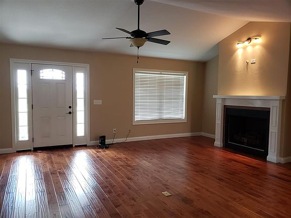 4th image of 2104 Katie Ln