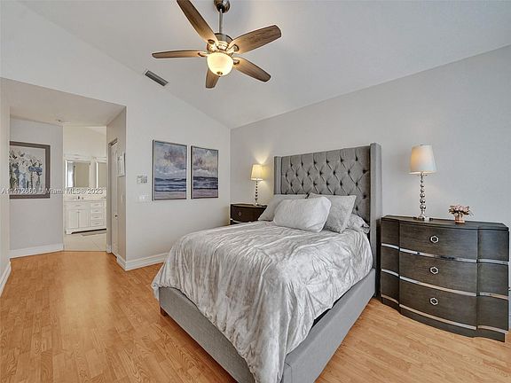 3rd image of 1492 Harbour Side Dr