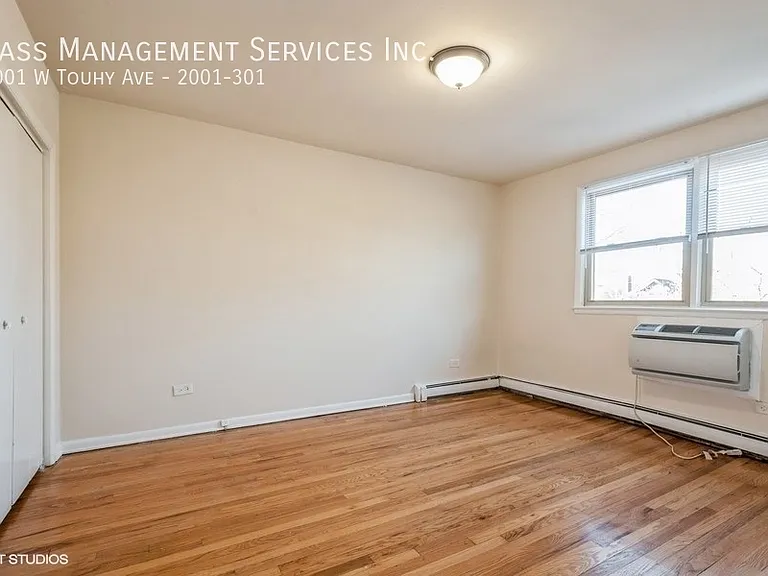 2001 W Touhy Ave #301 — Photo 3