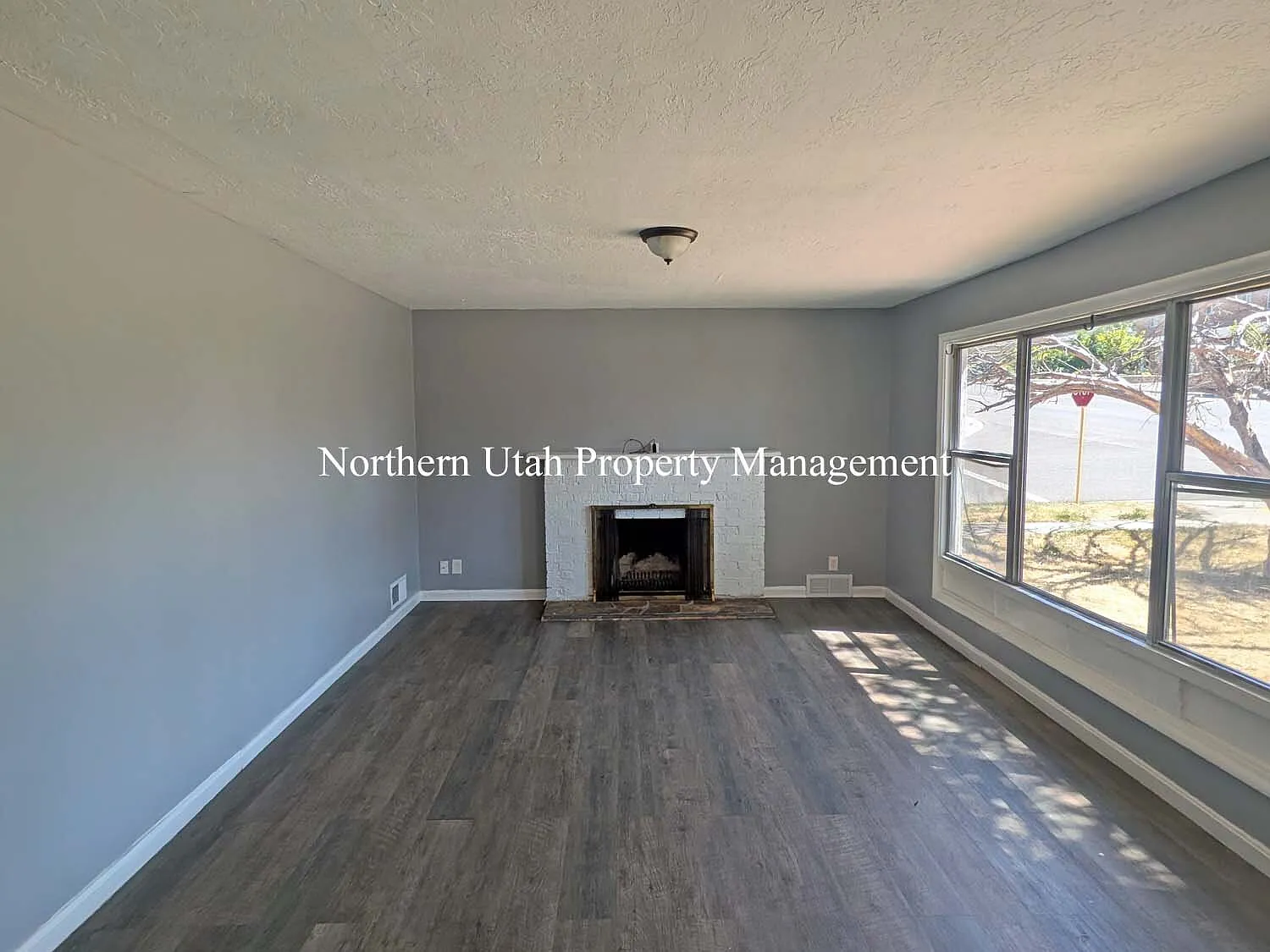 3 bed, 1.0 bath, 1482 sqft, $1,500 — Photo 2