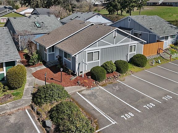 2nd image of 708 Salzburg Lane SE