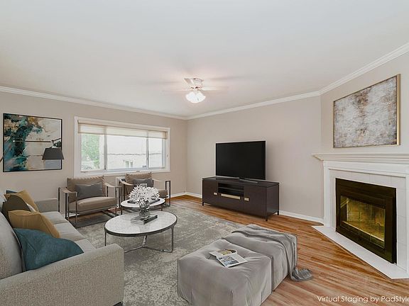 3rd image of 1439 W Belle Plaine Ave #1