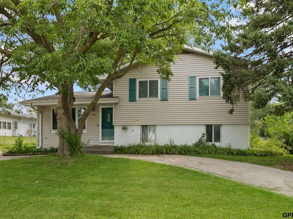 1120 N 70th St, Lincoln, NE 68505