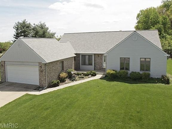 3rd image of 157 Jacaranda Dr