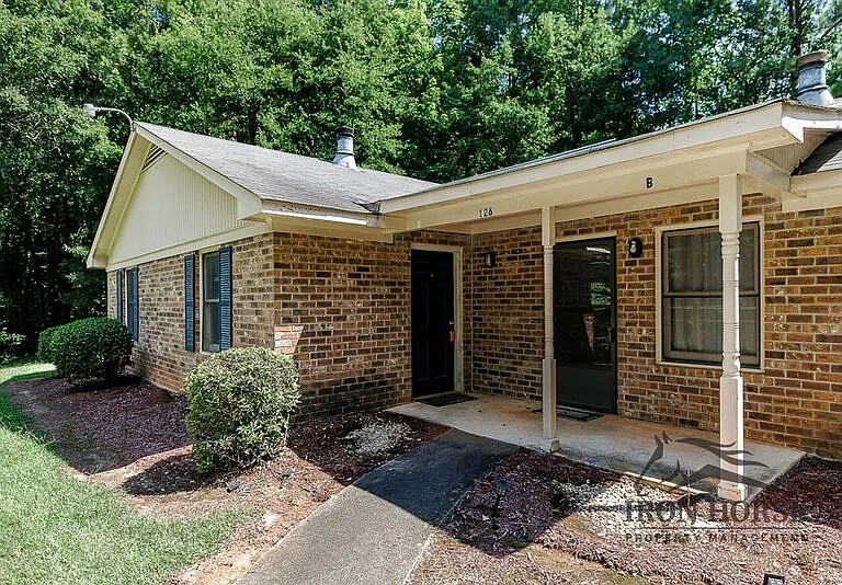 126 Greenwood Dr #A — Photo 17