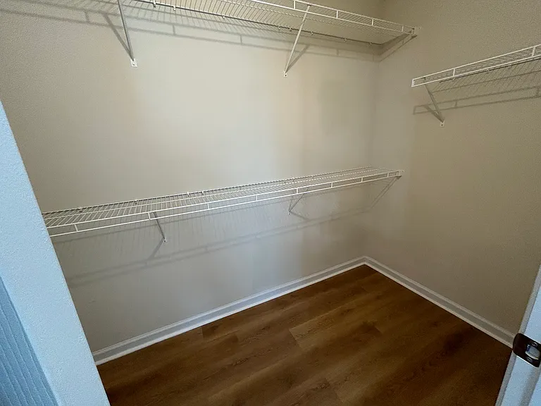 495 Walnut Woods Dr — Photo 15