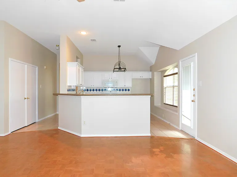 1664 Big Bend Dr — Photo 5
