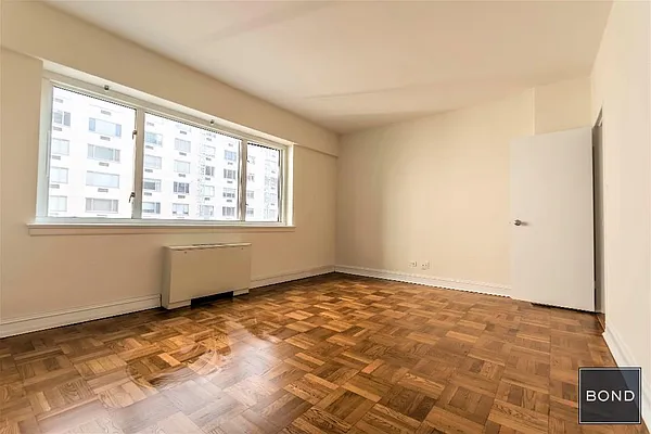 Rented by Bond New York | media 15