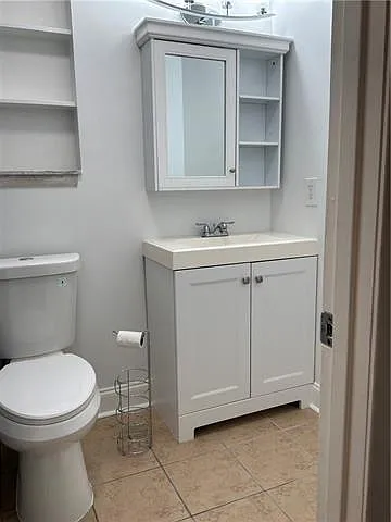 1401 Farrington Dr — Photo 9