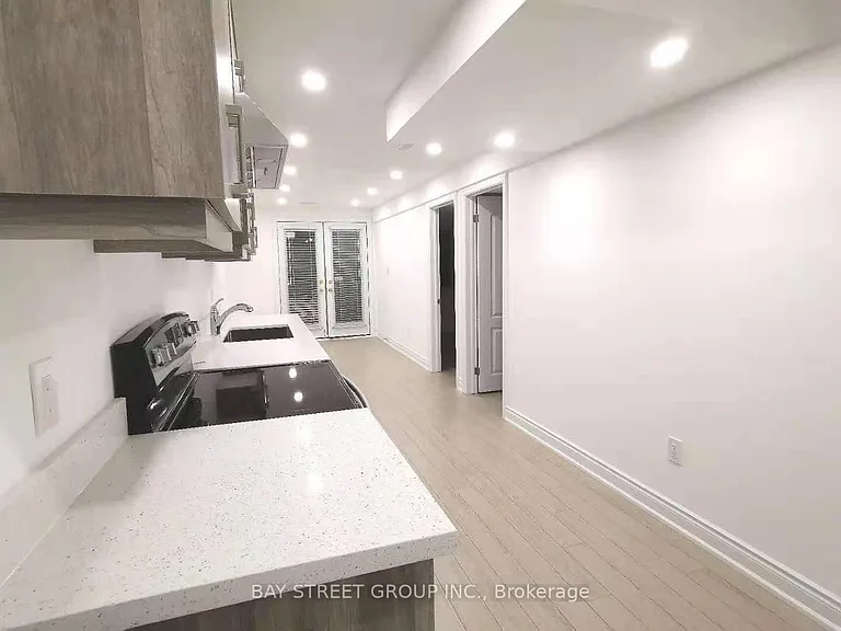 267 Bathurst Glen Dr #BASEMENT — Photo 8