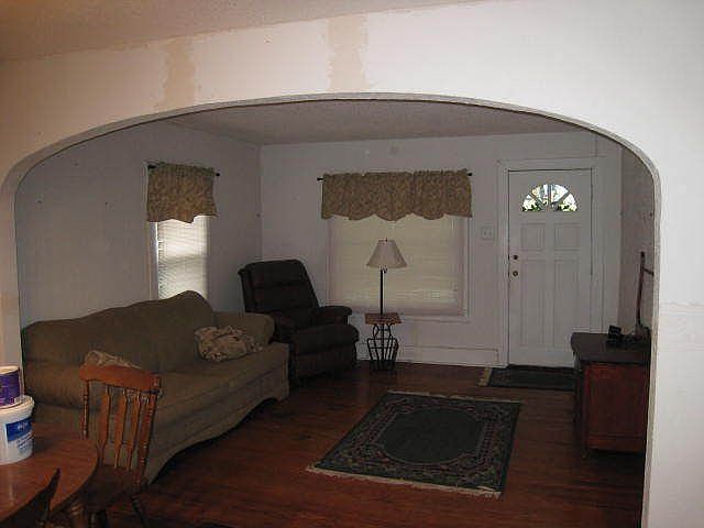2nd image of 1812 Anderson Blvd